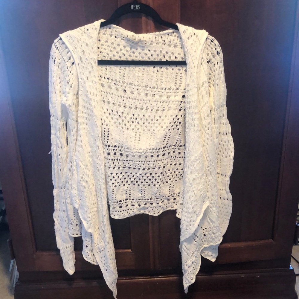 White Abercrombie and Fitch sweater with hood